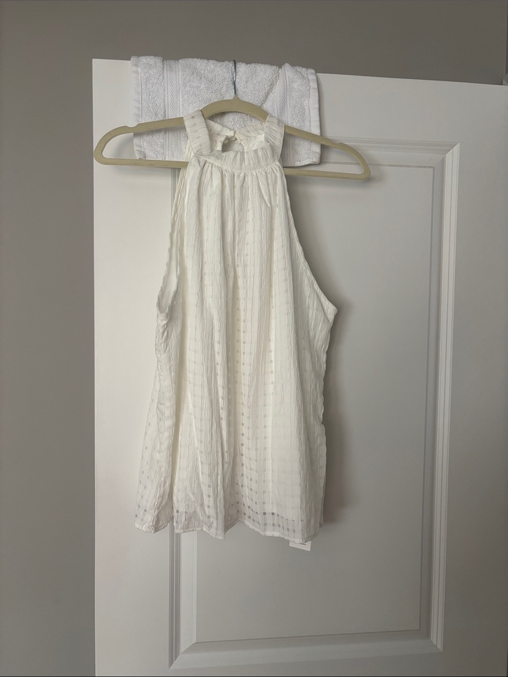 Cupshe White Sleeveless Ruffle Neck Women's Top